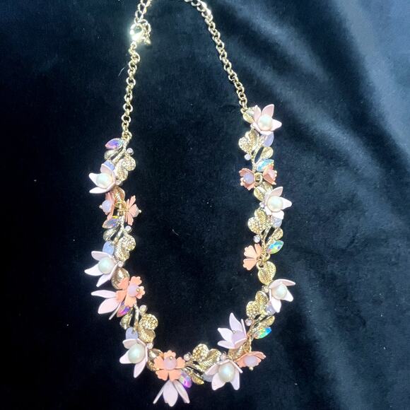 Designer Stella + Ruby Womens' Gold Pink Valentine Floral Necklace - Picture 1 of 5